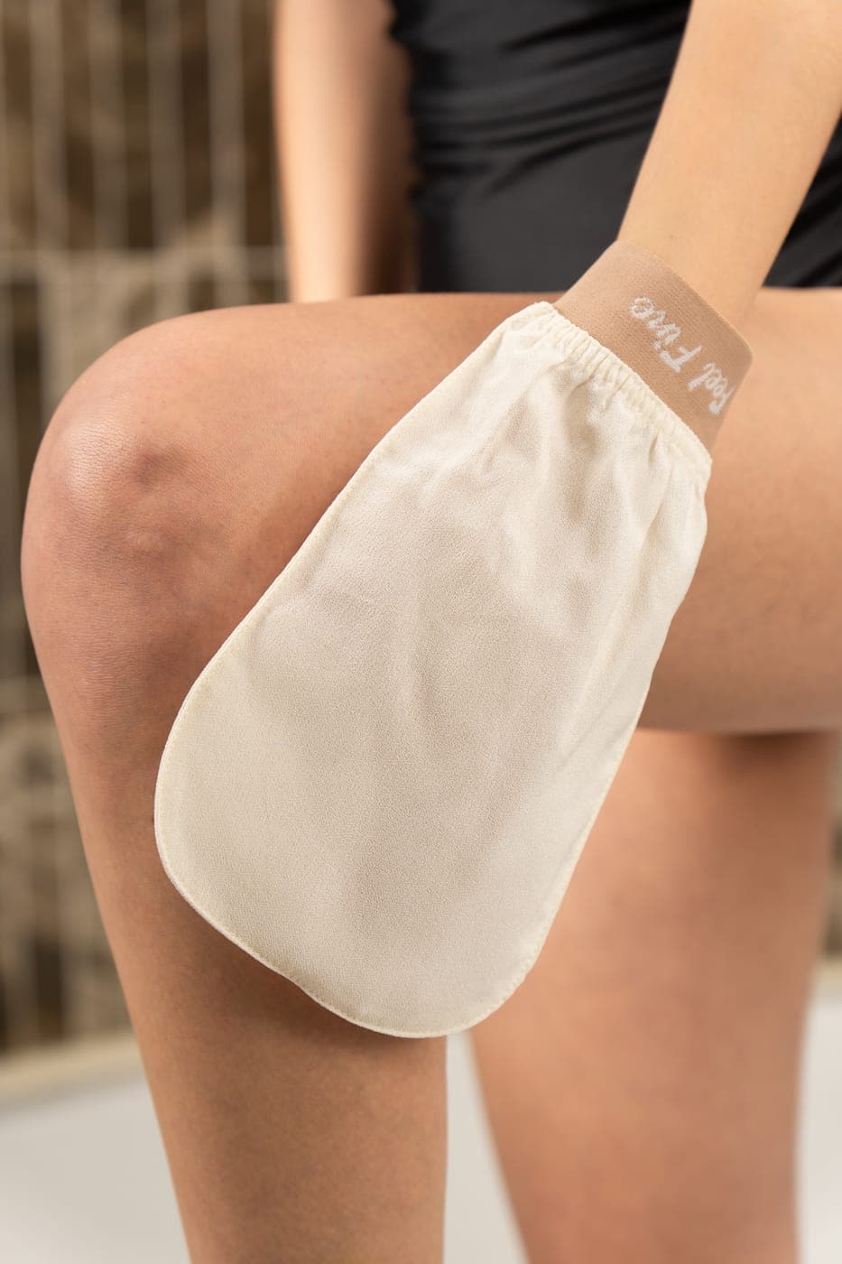 Close-up of the natural extra-luxe 100% viscose body kese, showing its smooth cross-stitch weave